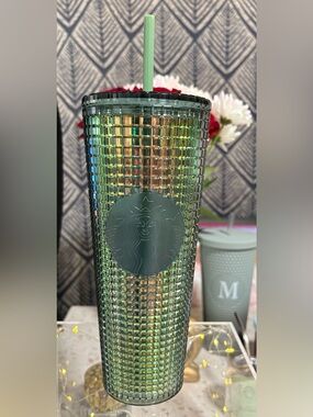 Starbucks Green Rainforest Grid
Iridescent Tumbler from the Fall 2022 Collection